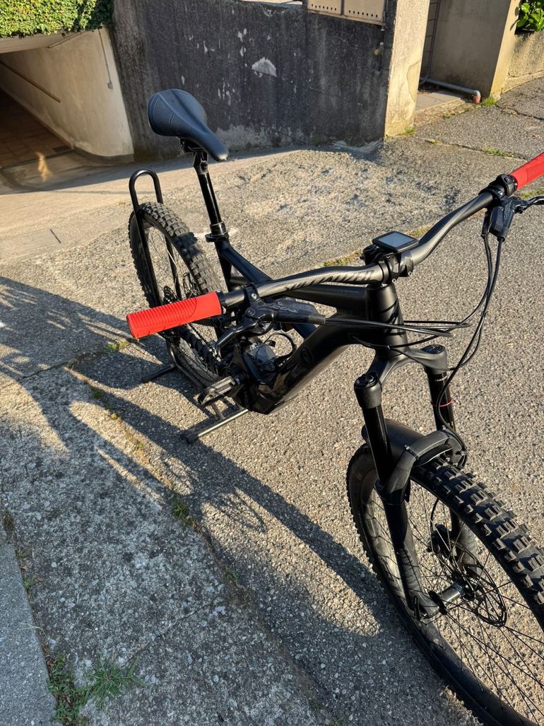 Used Specialized Turbo Kenevo Expert 6Fattie 2018 2018 Mountainbike, Black, 27.5 — image 2 of 5