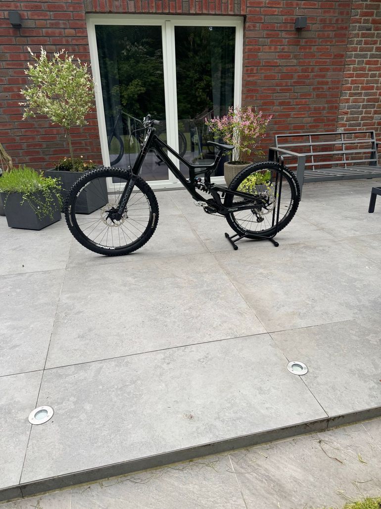 Used Santa Cruz V10 DH X01 / Carbon CC 2025 2025 Mountainbike, Nero — image 1 of 13