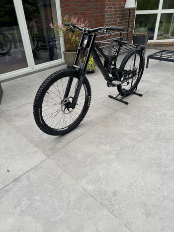 Used Santa Cruz V10 DH X01 / Carbon CC 2025 2025 Mountainbike, Nero — image 2 of 13