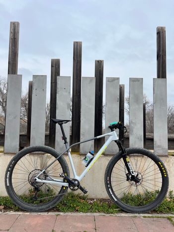 Used Orbea ALMA M30 2024 2024 Mountainbike, Weiß, 29 — image 3 of 3