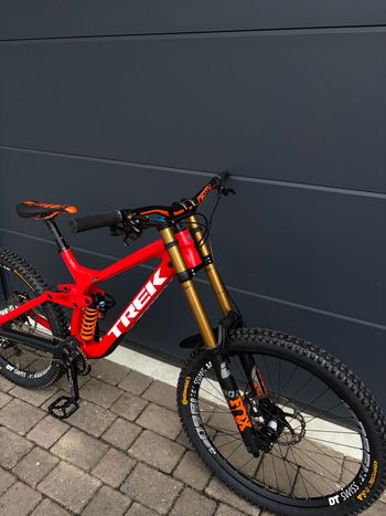 Used Trek Session 9.9 DH 27.5 Race Shop Limited 2018 2018 Mountainbike, Red, 27.5 — image 5 of 11