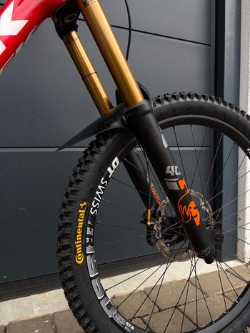 Used Trek Session 9.9 DH 27.5 Race Shop Limited 2018 2018 Mountainbike, Red, 27.5 — image 9 of 11