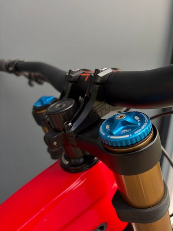Used Trek Session 9.9 DH 27.5 Race Shop Limited 2018 2018 Mountainbike, Red, 27.5 — image 8 of 11