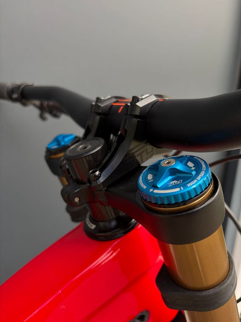 Used Trek Session 9.9 DH 27.5 Race Shop Limited 2018 2018 Mountainbike, Red, 27.5 — image 8 of 11