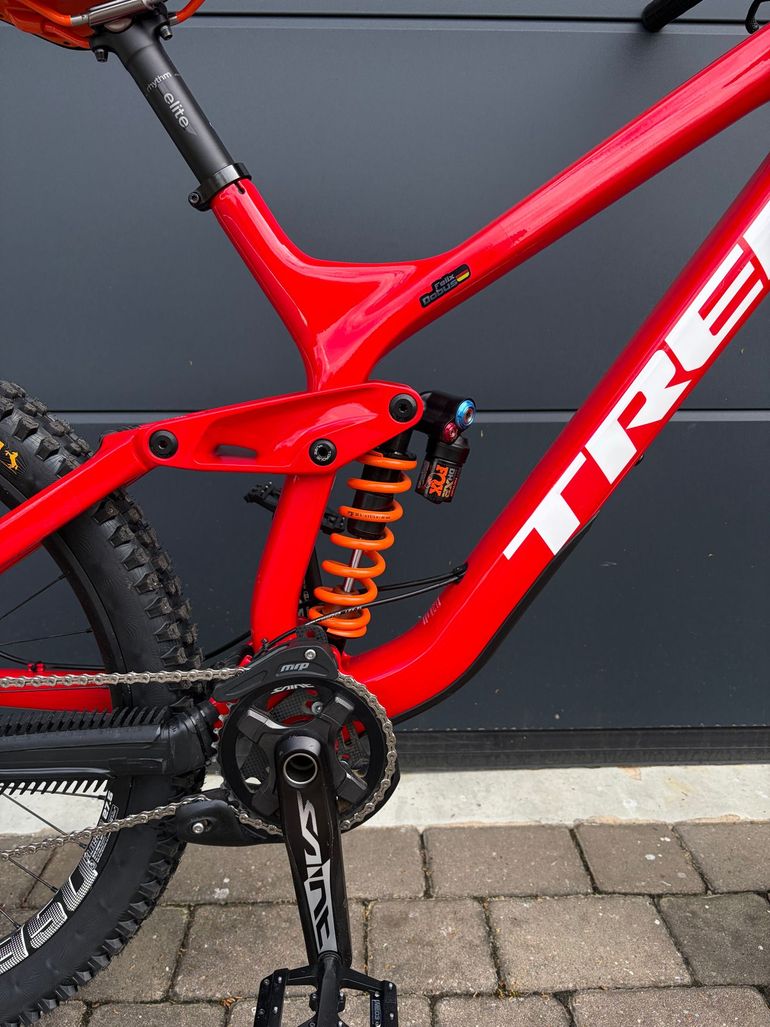 Used Trek Session 9.9 DH 27.5 Race Shop Limited 2018 2018 Mountainbike, Red, 27.5 — image 7 of 11