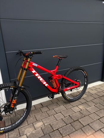 Used Trek Session 9.9 DH 27.5 Race Shop Limited 2018 2018 Mountainbike, Red, 27.5 — image 3 of 11