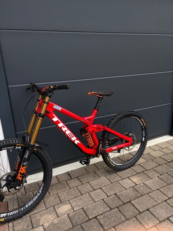 Used Trek Session 9.9 DH 27.5 Race Shop Limited 2018 2018 Mountainbike, Red, 27.5 — image 4 of 11