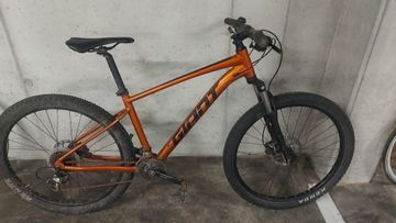 Used Giant Talon 3 2022 2022 Mountainbike, Orange, 27.5, 29 — image 1 of 4