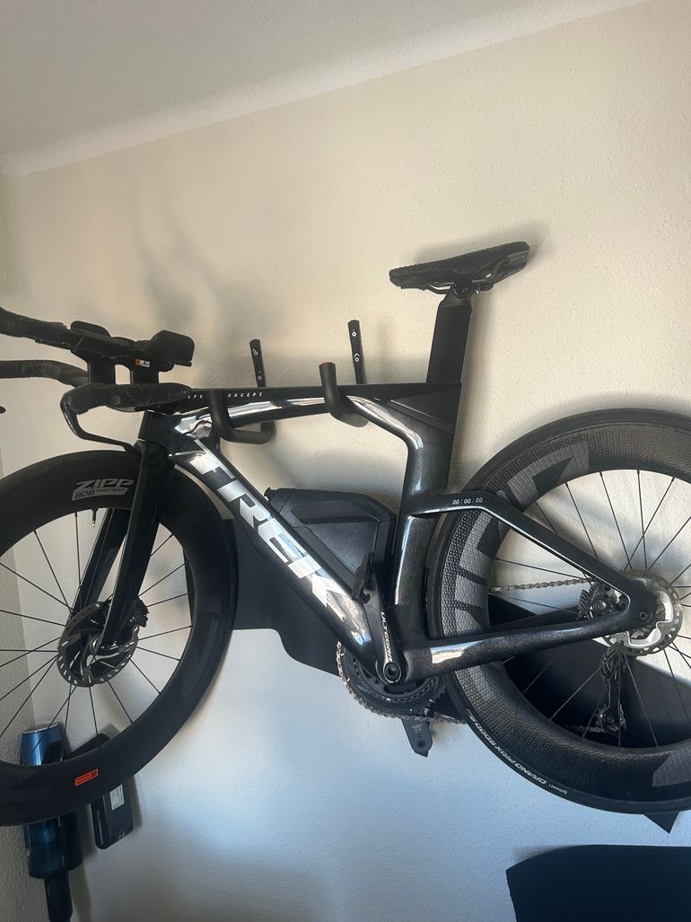 Used Trek Speed Concept SLR 6 AXS 2023 2023 Road & Gravel, Black — image 1 of 3