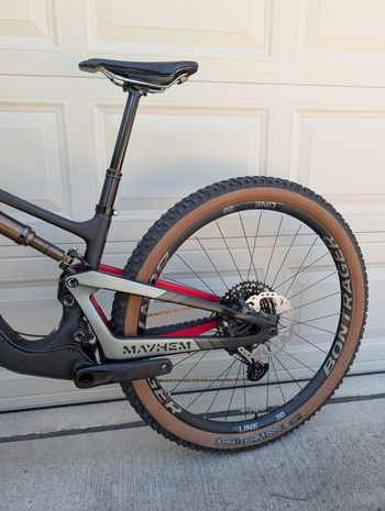 Used Spot Mayhem 130 SRAM Eagle 2024 Mountainbike, Black — image 13 of 15