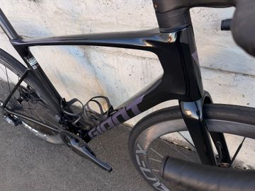 Giant Defy Advanced Pro 0 2024 2024 Road & Gravel usato, Nero — immagine 9 di 9