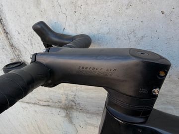 Giant Defy Advanced Pro 0 2024 2024 Road & Gravel usato, Nero — immagine 7 di 9