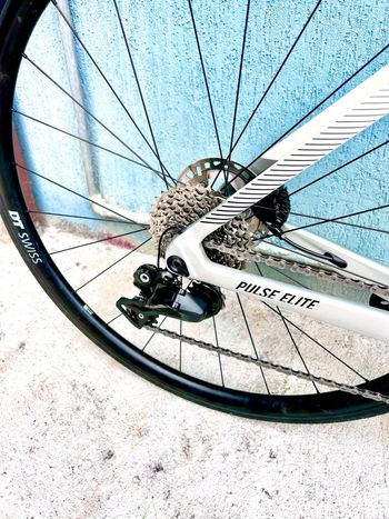 Used Megamo pulse Megamo pulse Custom Shimano 105 Di2 2023 Road & Gravel, White — image 3 of 5
