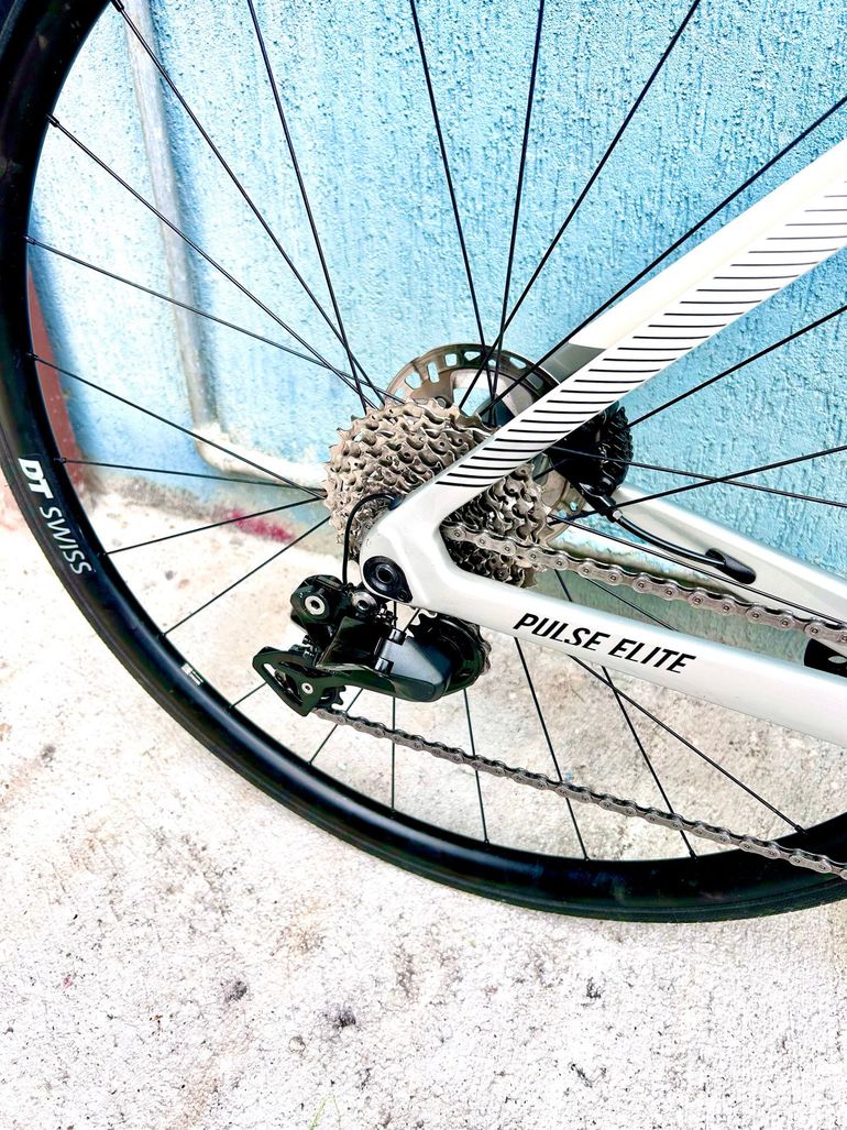 Used Megamo pulse Megamo pulse Custom Shimano 105 Di2 2023 Road & Gravel, White — image 3 of 5