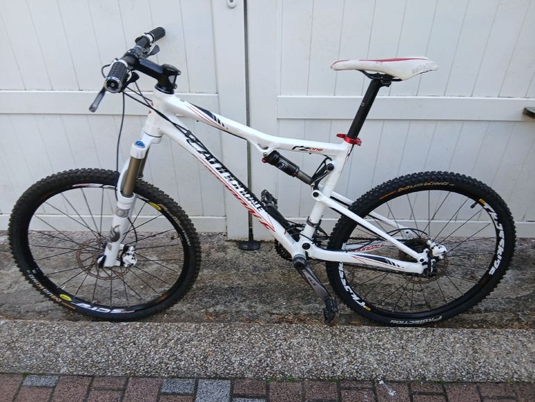 Used Cannondale Cannondale Custom Shimano Deore 2011 Mountainbike, White — image 1 of 7