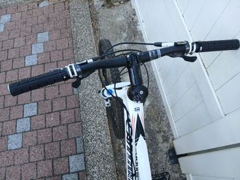 Used Cannondale Cannondale Custom Shimano Deore 2011 Mountainbike, White — image 5 of 7