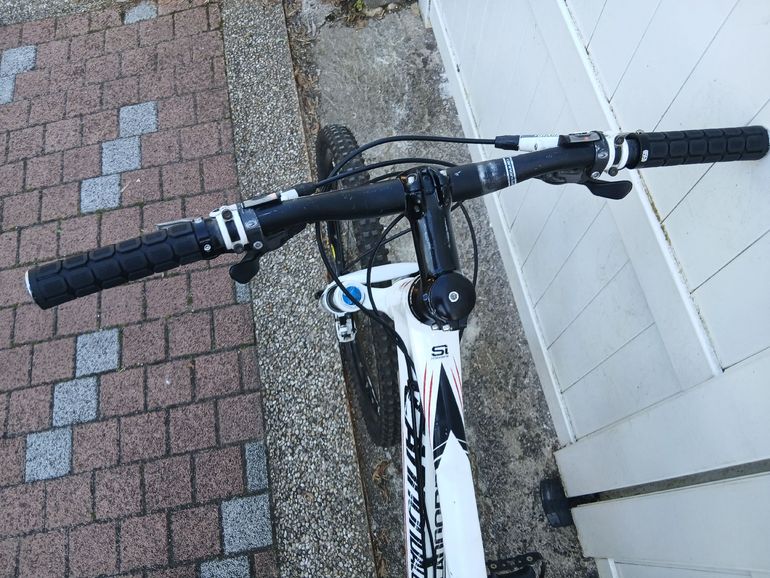 Used Cannondale Cannondale Custom Shimano Deore 2011 Mountainbike, White — image 5 of 7