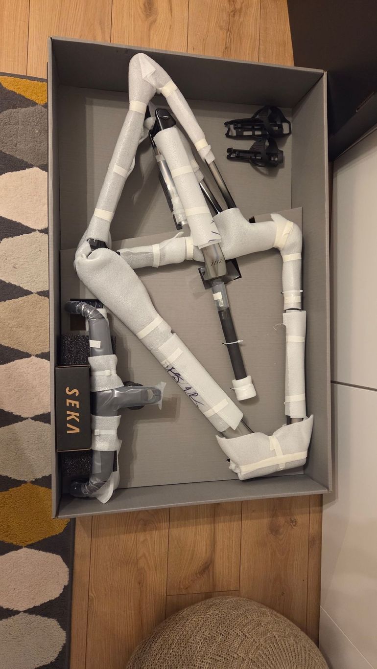Used Seka Seka Custom Frameset 2026 Road & Gravel, Gris claro — image 2 of 7
