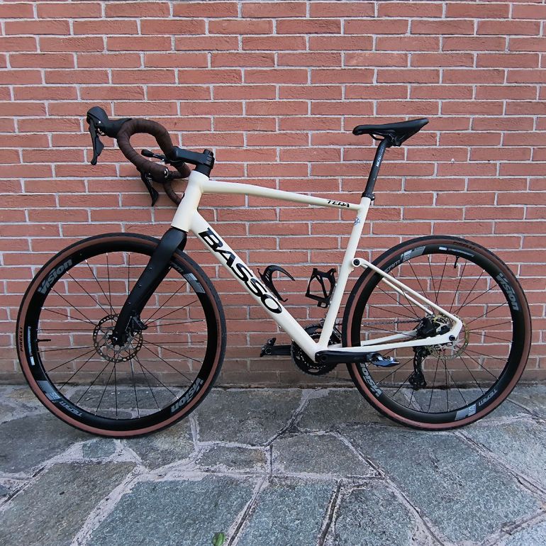 Used Basso Tera Gravel Shimano GRX 600 2X11 2023 2023 Road & Gravel, Black — image 1 of 7