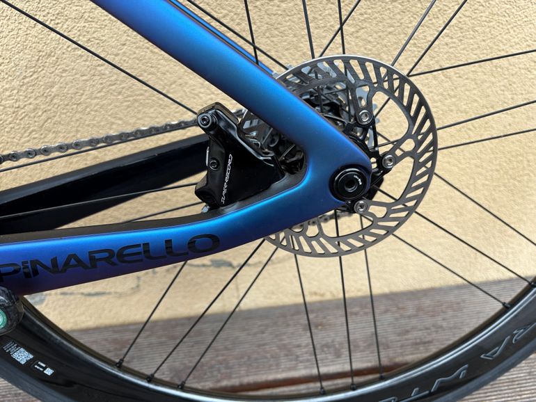 Used Pinarello DOGMA F | Luxter Blue | TOP 2025 Road & Gravel — image 12 of 13