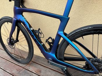 Used Pinarello DOGMA F | Luxter Blue | TOP 2025 Road & Gravel — image 13 of 13