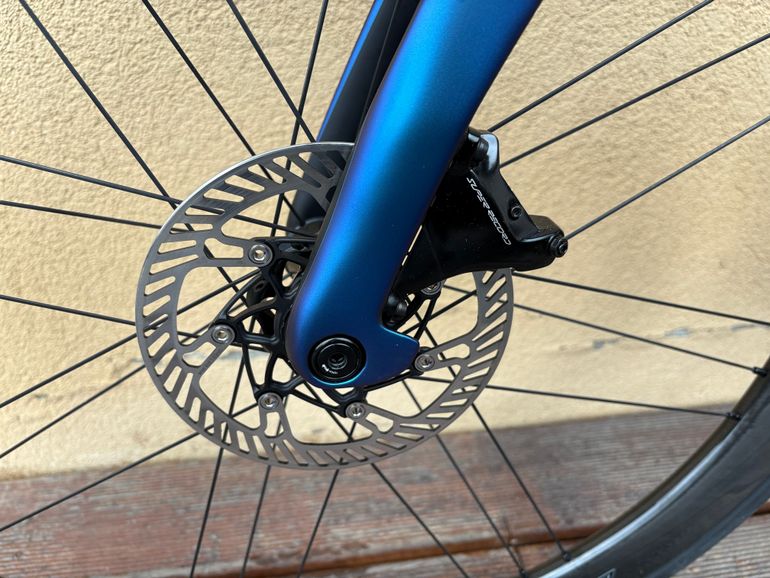 Used Pinarello DOGMA F | Luxter Blue | TOP 2025 Road & Gravel — image 10 of 13