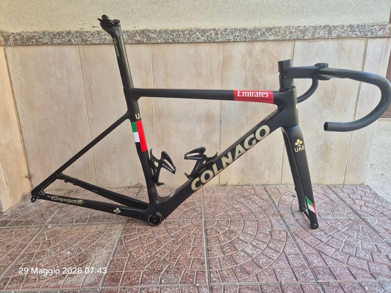 Used Colnago v3rs Colnago v3rs Custom Frameset 2022 Road & Gravel, Black — image 2 of 7