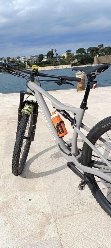 Gebrauchtes Orbea OIZ H30 2024 2024 Mountainbike, Hellgrau, 29 — Bild 2 von 5
