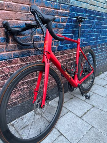 Used CUBE ATTAIN GTC SL 2023 2023 Road & Gravel, Rosso — image 2 of 5