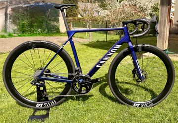 Brugt Canyon Ultimate CFR Di2 Aero 2024 2024 Road & Gravel — billede 2 af 11