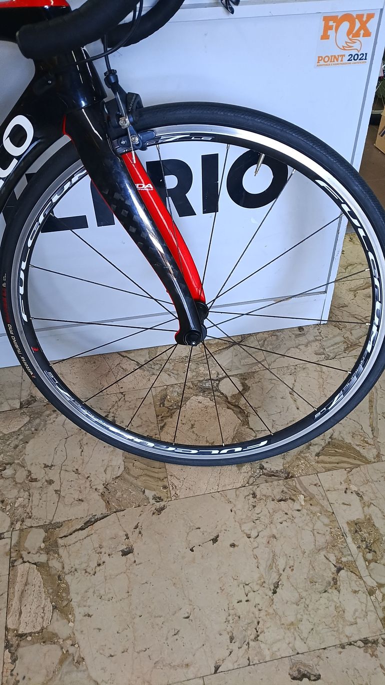 Used Pinarello Prince T700 2019 Road & Gravel — image 5 of 6
