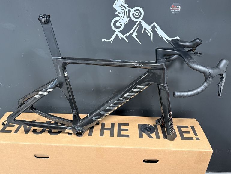 Used Canyon Aeroad CFR Disc Frame and Brake Kit 2026 Frameset 2026 Road & Gravel, Black — image 17 of 18