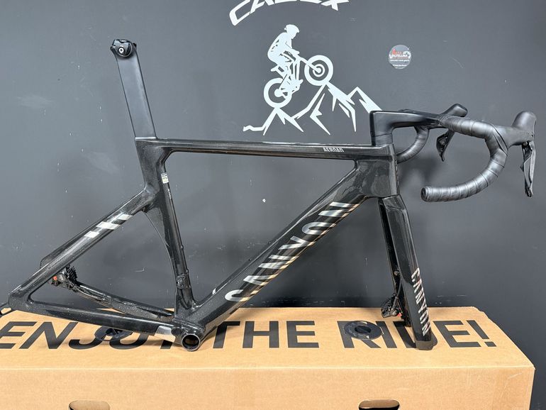 Used Canyon Aeroad CFR Disc Frame and Brake Kit 2026 Frameset 2026 Road & Gravel, Black — image 18 of 18