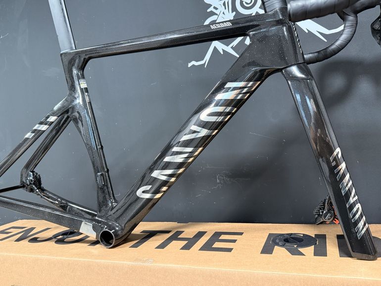 Used Canyon Aeroad CFR Disc Frame and Brake Kit 2026 Frameset 2026 Road & Gravel, Black — image 16 of 18