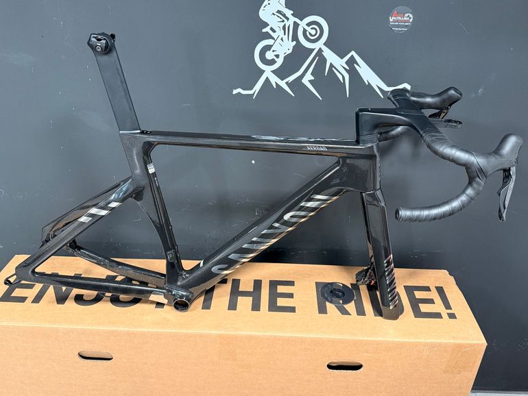 Used Canyon Aeroad CFR Disc Frame and Brake Kit 2026 Frameset 2026 Road & Gravel, Black — image 2 of 9
