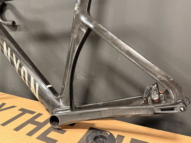 Used Canyon Aeroad CFR Disc Frame and Brake Kit 2026 Frameset 2026 Road & Gravel, Black — image 13 of 18