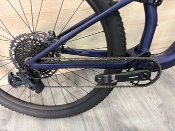 Used Specialized Epic 8 EVO Comp 2024 2024 Mountainbike, Purple, 29 — image 3 of 8