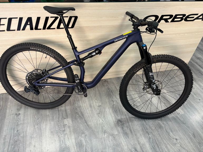 Used Specialized Epic 8 EVO Comp 2024 2024 Mountainbike, Purple, 29 — image 4 of 8