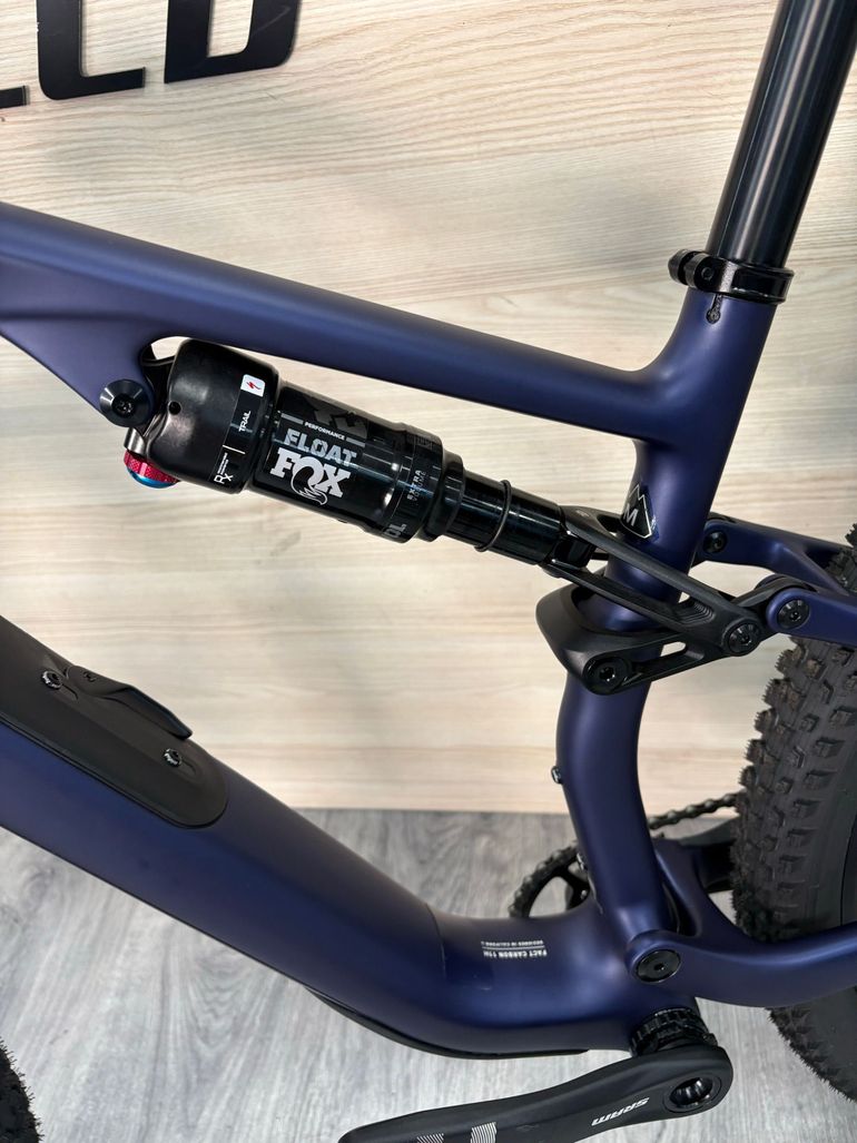 Used Specialized Epic 8 EVO Comp 2024 2024 Mountainbike, Purple, 29 — image 7 of 8