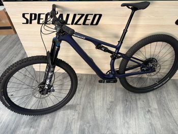 Used Specialized Epic 8 EVO Comp 2024 2024 Mountainbike, Purple, 29 — image 2 of 8