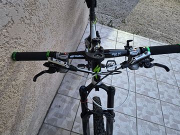 Used Specialized Camber Expert 2011 2011 Mountainbike, Light Gray, 26 — image 3 of 5