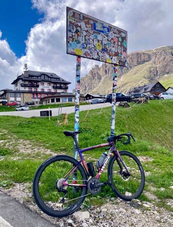 Used Specialized Tarmac Shimano Dura Ace Di2 2024 Road & Gravel — image 2 of 3
