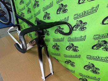 Used Pinarello F7 ULTEGRA Di2 2025 Frameset 2025 Road & Gravel, Black — image 2 of 6