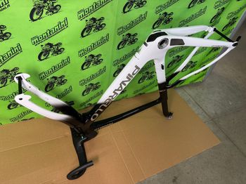 Used Pinarello F7 ULTEGRA Di2 2025 Frameset 2025 Road & Gravel, Black — image 5 of 6