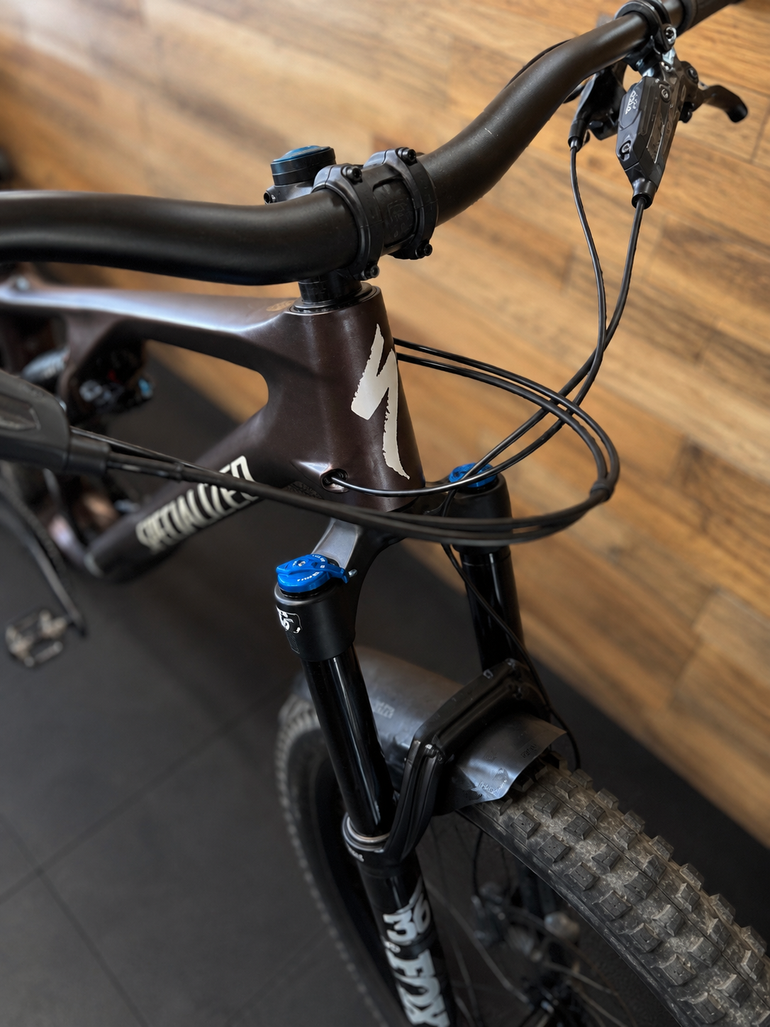 Used Specialized Stumpjumper EVO Comp 2022 2022 Mountainbike, Black, 29 — image 9 of 10