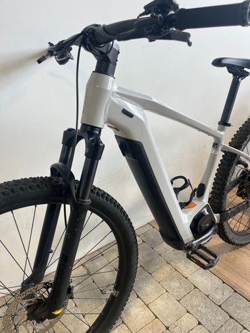 Used Focus JARIFA² 6.7 2024 2024 Mountainbike, Grigio chiaro — image 3 of 3