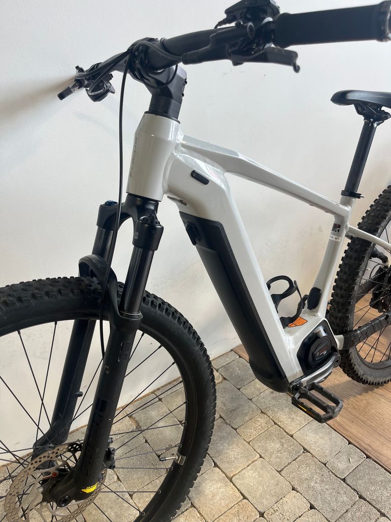 Used Focus JARIFA² 6.7 2024 2024 Mountainbike, Grigio chiaro — image 3 of 3