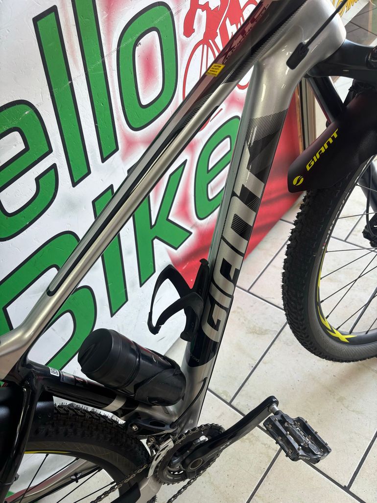 Used Giant XTC Advanced 29 1 2019 2019 Mountainbike, Light Gray — image 10 of 13