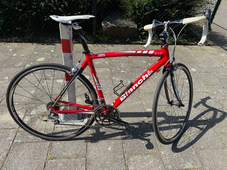 Used Bianchi Nirone Shimano Ultegra 2015 Road & Gravel, Red — image 1 of 21