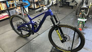 Brugt Trek Slash 8 Gen 5 2023 2023 Mountainbike — billede 2 af 2